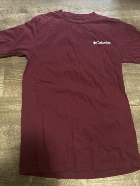 Columbia Burgundy Tee